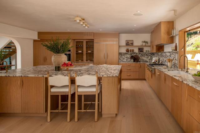 14847 Vista Del Oceano, Del Mar CA: https://media.crmls.org/mediaz/2cdff725-3921-4444-b7c7-45527461a99c.jpg