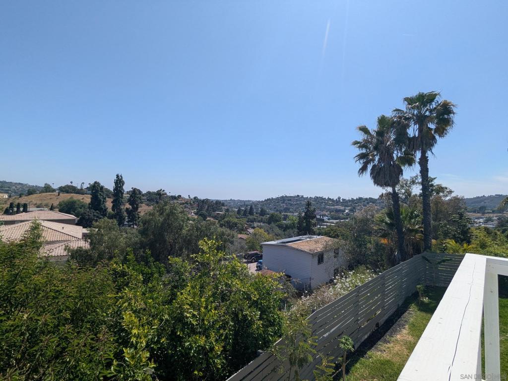 https://media.crmls.org/mediaz/2ce1099d-a532-4b57-8ab4-218f38a8fd7e.jpg?preset=X-Large