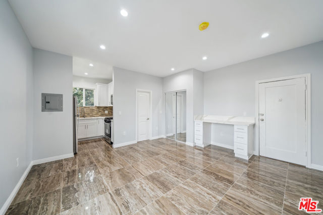 1267 Vin Scully Avenue, Los Angeles CA: https://media.crmls.org/mediaz/2ce2c83e-2363-439c-b139-7ab5a7e9aaf8.jpg