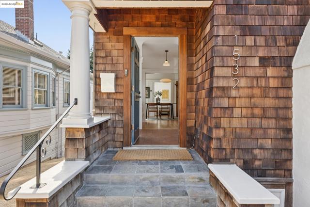 1532 Walnut St, Berkeley CA: https://media.crmls.org/mediaz/2ce2d11e-ff45-48e6-ae65-374f3ada2f95.jpg