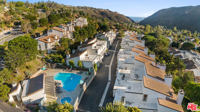 Drew Fenton | 1648 Palisades Drive Pacific Palisades CA | MLS: 7459601