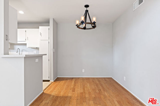 22330 Victory Boulevard, 802 photo 6