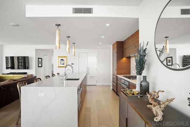 888 W E Street, San Diego CA: https://media.crmls.org/mediaz/2ce372bd-7257-4c1c-b6ab-37ad06b1c569.jpg
