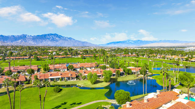 38488 Gazania Circle, Palm Desert CA: https://media.crmls.org/mediaz/2ce41487-c46d-4f09-ab3e-4e7612a64fa4.jpg