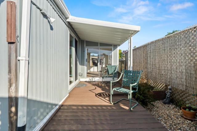 19 Dolphin Court, Half Moon Bay CA: https://media.crmls.org/mediaz/2ce47ad4-132b-44c8-baa7-7d13855e4675.jpg