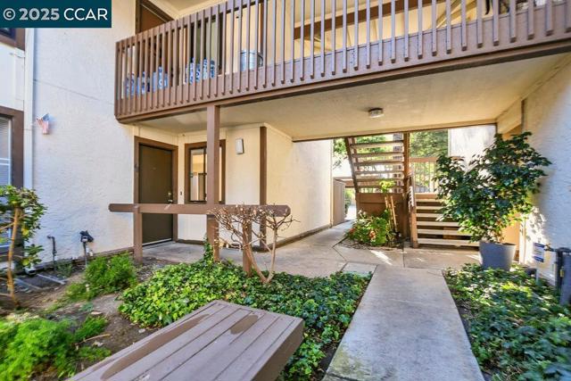 1701 Mahogany Way, Antioch CA: https://media.crmls.org/mediaz/2ce4f72d-92eb-4eba-b0d5-55878e6a35b7.jpg