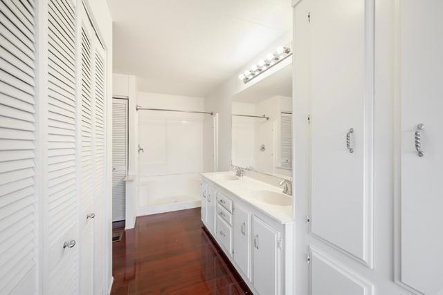 1058 Via Grande, Cathedral City CA: https://media.crmls.org/mediaz/2ce59987-e04c-46ae-bf4c-975a48d5c564.jpg