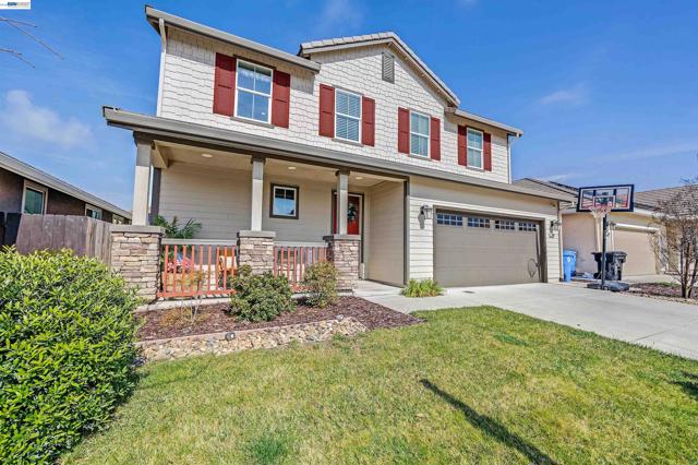 1589 Friendly St, Manteca CA: https://media.crmls.org/mediaz/2ce5b71a-5293-465c-8665-01d0466ce226.jpg