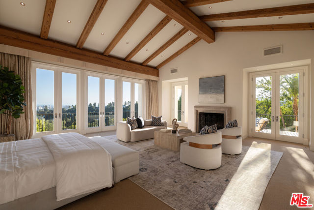 8 Bed Home for Sale in Los Angeles, California