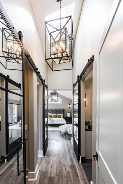 5 Oak Forest Court, Portola Valley CA: https://media.crmls.org/mediaz/2ce5e41a-137b-49a1-a462-bc9b36377c56.jpg