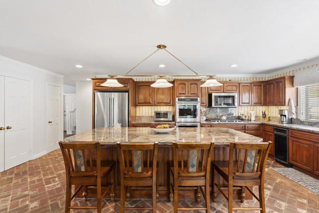 11984 Paseo Fuerte, El Cajon CA: https://media.crmls.org/mediaz/2ce60f73-dd0b-4342-ba96-51636b469787.jpg