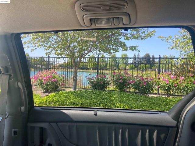 10448 almanor circle, Stockton CA: https://media.crmls.org/mediaz/2ce63b5d-4df9-43f8-9d56-be78c7479709.jpg