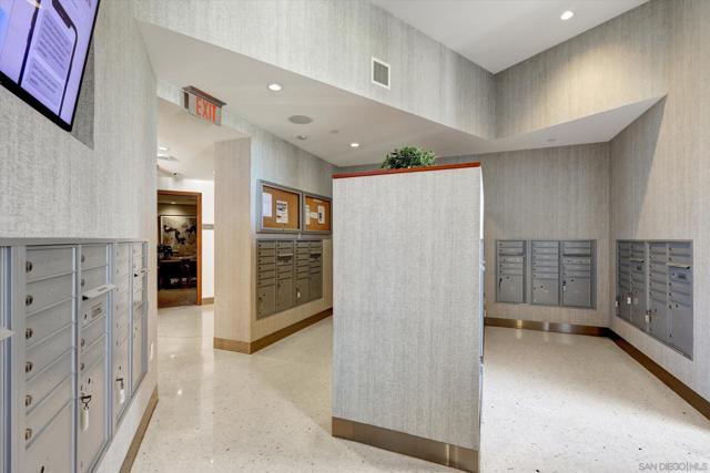 888 W E St, San Diego CA: https://media.crmls.org/mediaz/2ce6b49f-a5b9-4ea0-910d-b4e7ac6816f2.jpg