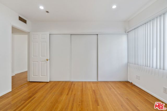 10709 ASHTON Avenue, Los Angeles CA: https://media.crmls.org/mediaz/2ce6e154-7a29-4b1d-be73-fe6073f1807e.jpg