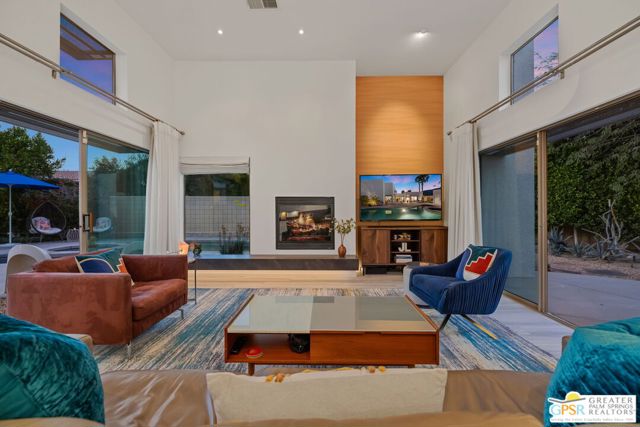 2470 N Cardillo Avenue, Palm Springs CA: https://media.crmls.org/mediaz/2ce701d2-699e-47d1-b322-ea1c36ff57ff.jpg