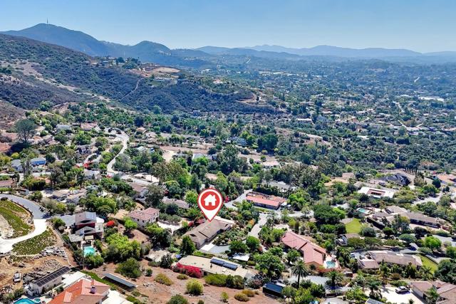 1650 Elevado Road, Vista CA: https://media.crmls.org/mediaz/2ce71d57-680c-49f8-9bab-bbbc72195623.jpg