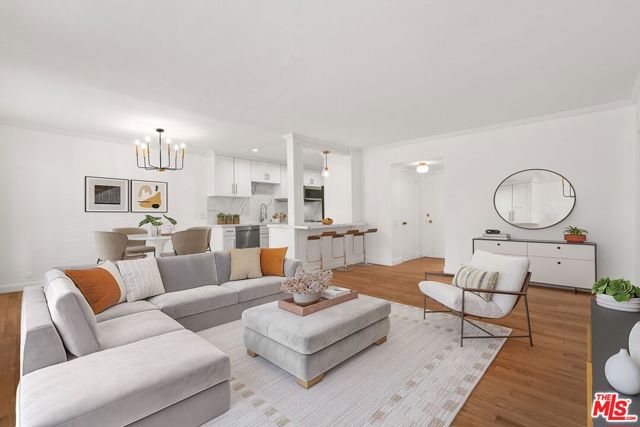 7270 Hillside Avenue, Los Angeles CA: https://media.crmls.org/mediaz/2ce79a9f-0304-42dc-8a25-3e900c1e029b.jpg