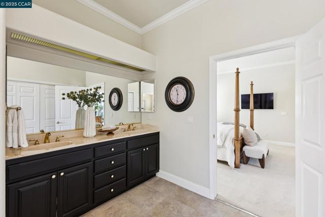 109 Forest Hill, Clayton CA: https://media.crmls.org/mediaz/2ce8541a-5eda-4a77-ba0c-c090563abd5e.jpg