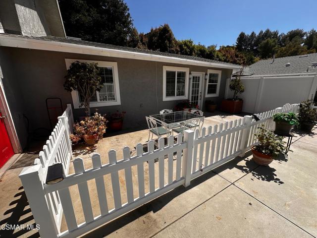 718 Greenbriar Avenue, Simi Valley CA: https://media.crmls.org/mediaz/2ce8aedd-e44f-4b59-982d-ff3b36db55c8.jpg