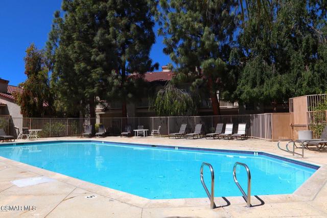 637 Indian Oak Lane, Oak Park CA: https://media.crmls.org/mediaz/2ce920a2-d705-476a-ab0a-5912c2265f5c.jpg