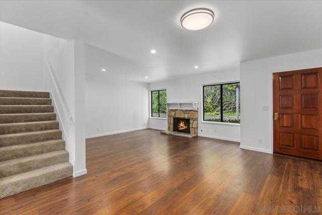 28125 Ridgecove Ct S, Rancho Palos Verdes CA: https://media.crmls.org/mediaz/2ce9643a-4663-4022-9772-9f0a0a698489.jpg