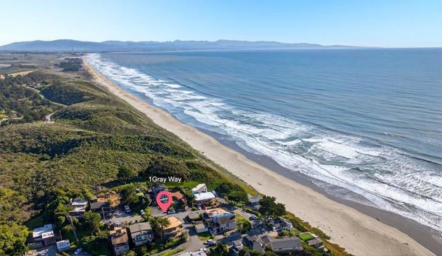 1 Gray Way, Watsonville CA: https://media.crmls.org/mediaz/2cea2284-d9ce-4b22-a09a-7c4067b1c226.jpg