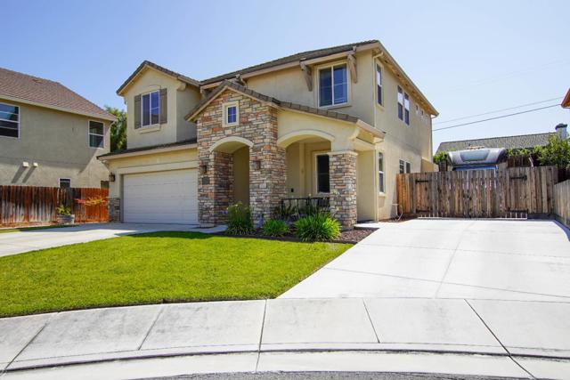 1251 Mulberry Street, Hollister CA: https://media.crmls.org/mediaz/2cea2ded-b85a-456f-a771-4d2067dc3fe6.jpg