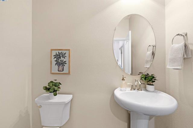 Image 36 of 43 For 1705 Hummingbird Way