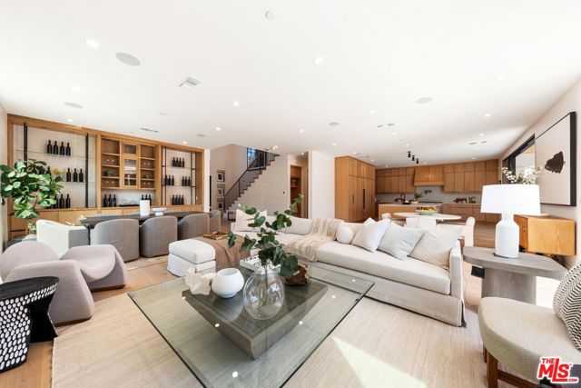 3267 Colby Avenue, Los Angeles CA: https://media.crmls.org/mediaz/2ceb711f-f4ec-4285-a4bd-99eaec358757.jpg