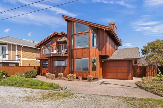 861 Railroad Avenue, Half Moon Bay CA: https://media.crmls.org/mediaz/2ceb964a-fdc9-4ac4-aa6e-81123349327a.jpg