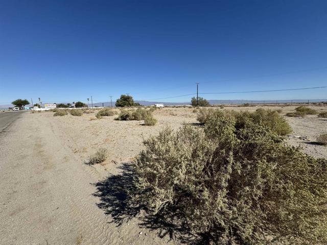 2715 Sea Garden Avenue, Thermal CA: https://media.crmls.org/mediaz/2cebf54d-ba4a-4c72-aa2c-762928d897d1.jpg