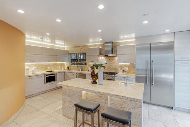 3119 Oak Knoll Drive, Redwood City CA: https://media.crmls.org/mediaz/2cec2242-63fc-4e56-8a1f-b9e13996c969.jpg