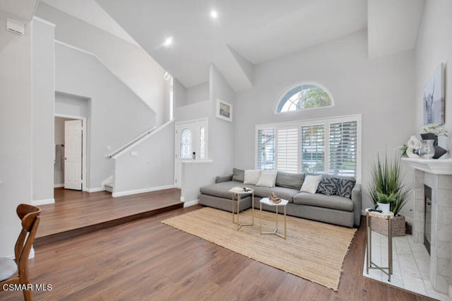 5092 Benedict Court, Oak Park CA: https://media.crmls.org/mediaz/2cec9431-e2da-4176-92aa-1f14a3d3850d.jpg
