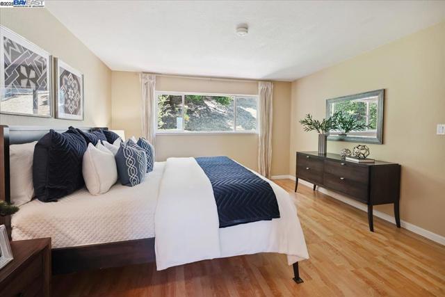 3457 Hackamore Dr, Hayward CA: https://media.crmls.org/mediaz/2ceca1c4-27e6-455d-9177-b55b4a214abf.jpg
