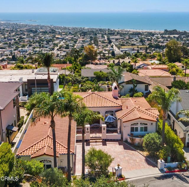 518 Lincoln Drive, Ventura CA: https://media.crmls.org/mediaz/2cecf1a6-5d4b-4569-a2f0-2cbe2627712d.jpg