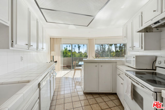 Drew Fenton | 836 S Bundy Drive Los Angeles CA | MLS: 7113379