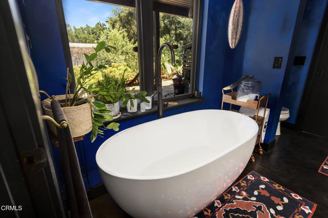 12293 Topa Lane, Santa Paula CA: https://media.crmls.org/mediaz/2ced69cd-0a40-4e71-aa3f-ae326c5fa714.jpg