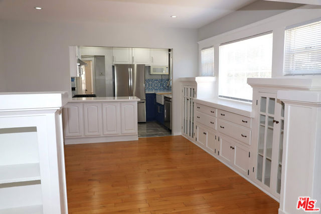 1132 Myra Avenue, Los Angeles CA: https://media.crmls.org/mediaz/2cee38da-778f-4441-8cc1-32d40dc812f7.jpg