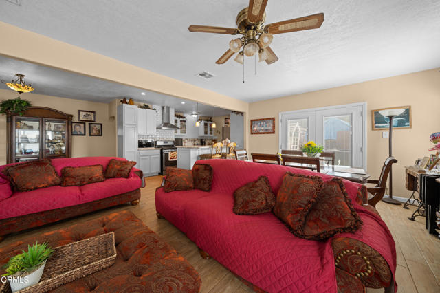 Detail Gallery Image 17 of 27 For 2304 San Marino Dr, Bakersfield,  CA 93309 - 3 Beds | 2/1 Baths