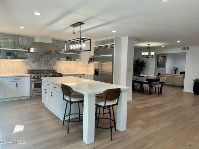 31923 Watergate Court, Westlake Village CA: https://media.crmls.org/mediaz/2cef175d-01a5-4cf6-b640-75c64e9a20a4.jpg