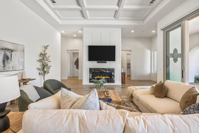 81350 Merv Griffin Way, La Quinta CA: https://media.crmls.org/mediaz/2cef47cb-da4a-48b4-b892-86a4a3f5c108.jpg