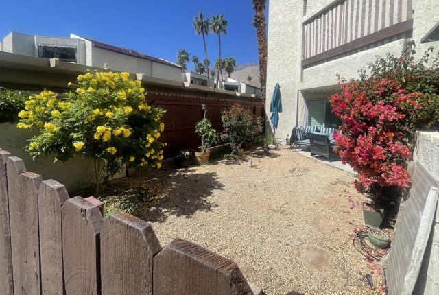 1490 S Camino Real, Palm Springs CA: https://media.crmls.org/mediaz/2cef5fd2-e37c-48f6-8226-cf760ae1baa0.jpg