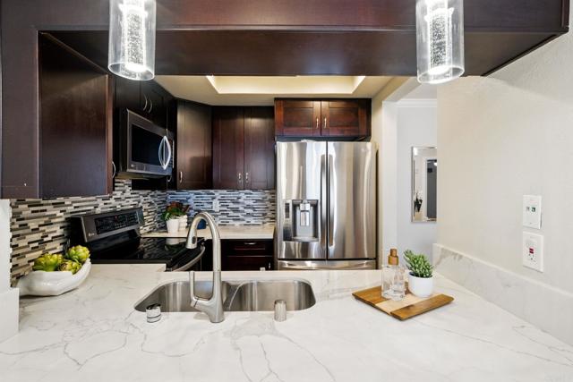 Detail Gallery Image 12 of 33 For 3078 Broadway #210,  San Diego,  CA 92102 - 2 Beds | 2 Baths