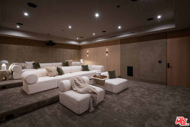 23615 Long Valley Road, Hidden Hills CA: https://media.crmls.org/mediaz/2cf013e6-d03b-47a3-bd52-a105fc4b1e08.jpg
