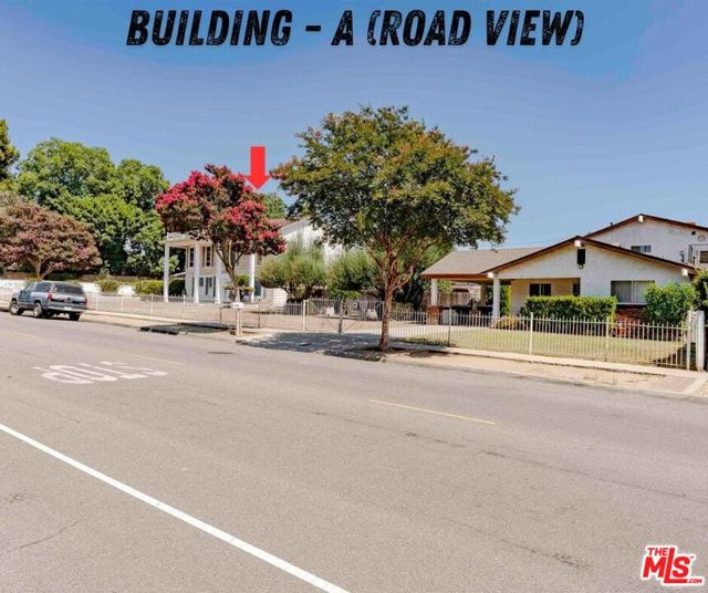 5706 Pioneer Boulevard, Whittier CA: https://media.crmls.org/mediaz/2cf09edd-7a7b-439d-a855-f9dd25e57302.jpg