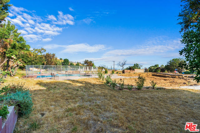 3314 Rubio Crest Drive, Altadena CA: https://media.crmls.org/mediaz/2cf10c71-841b-4891-9656-dae5bf36ede6.jpg