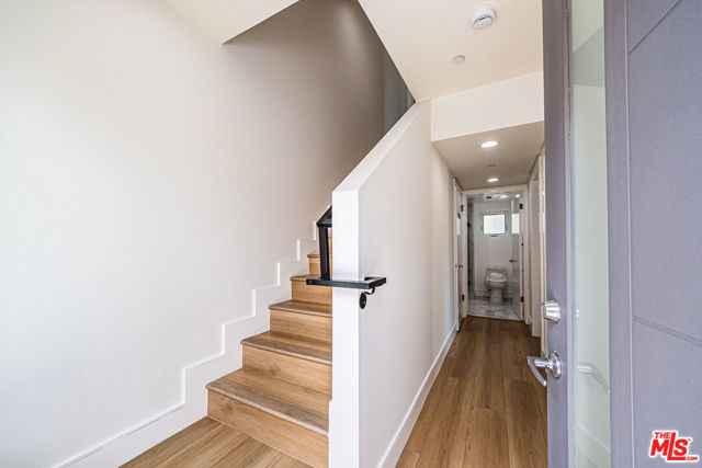 2055 S Garth Avenue, Los Angeles CA: https://media.crmls.org/mediaz/2cf19646-2621-4712-af35-6ffdf7b97025.jpg