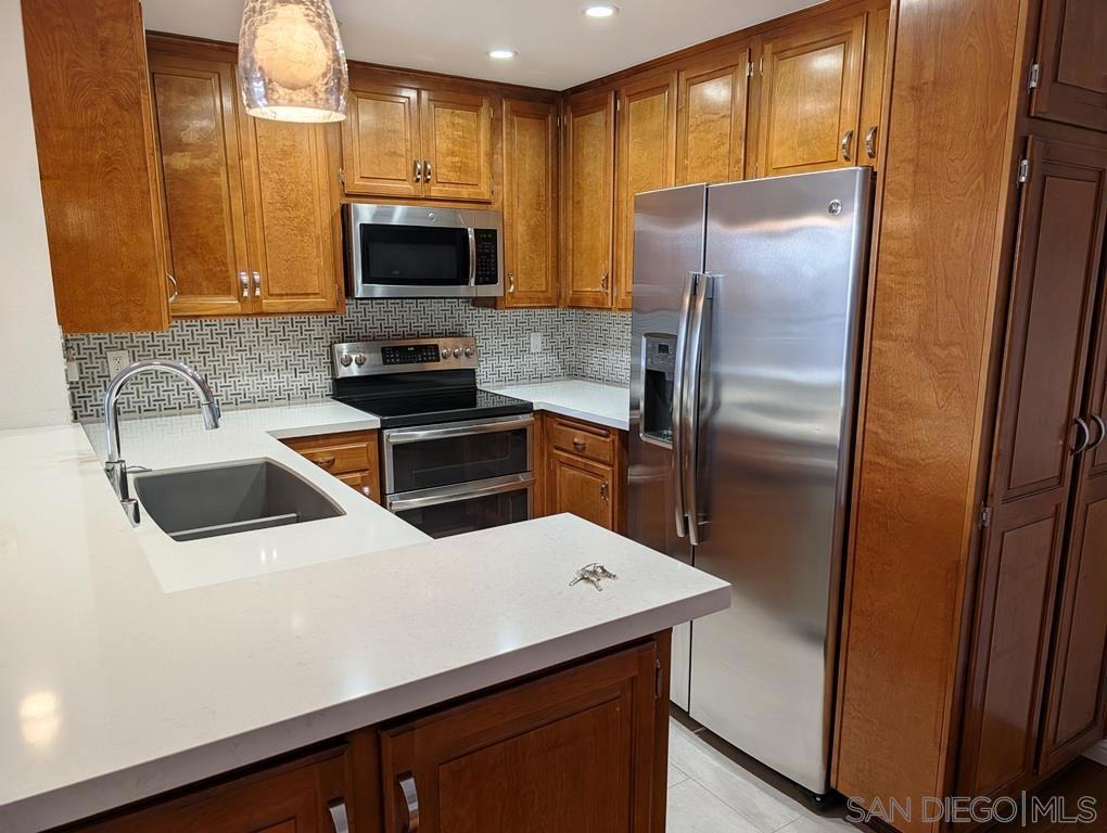 750 State St - photo 3