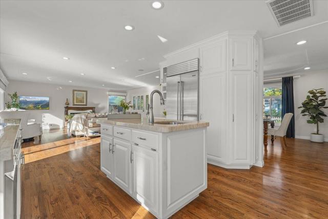 14375 La Rinconada Drive, Los Gatos CA: https://media.crmls.org/mediaz/2cf1a1a5-70d0-436d-ae8e-802a2ed34a96.jpg