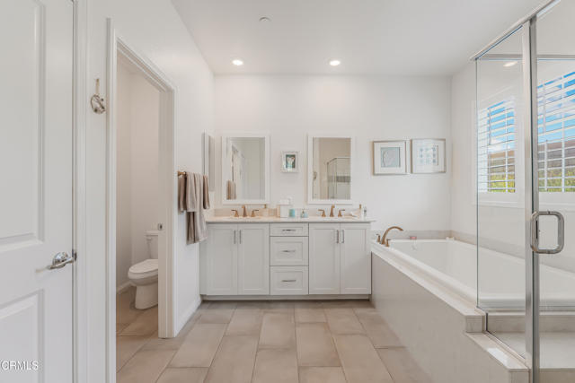 566 Purple Sage Lane, Simi Valley CA: https://media.crmls.org/mediaz/2cf23e26-0b8a-44f2-b27c-c803f2a07da3.jpg